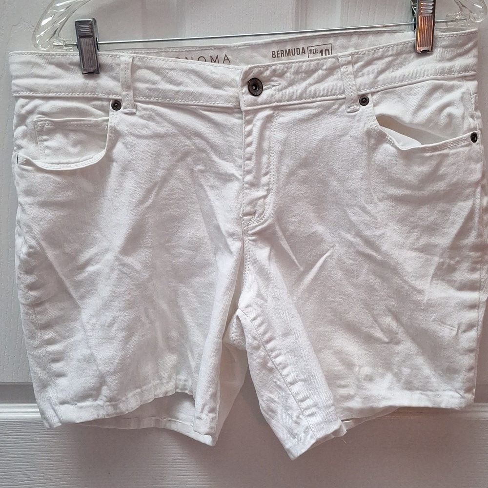 Q women's Talbots solid white denim stretch skirt size 16.  EUC